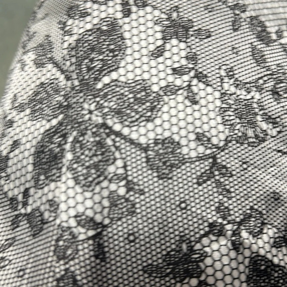 Betsey Johnson‎ Violet Faux Fur Vest, O/S - Picture 6 of 7